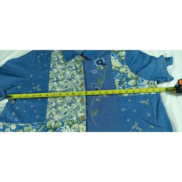 vintage koret crop top blue floral denim embroidered floral wooden button womens - Picture 5 of 10